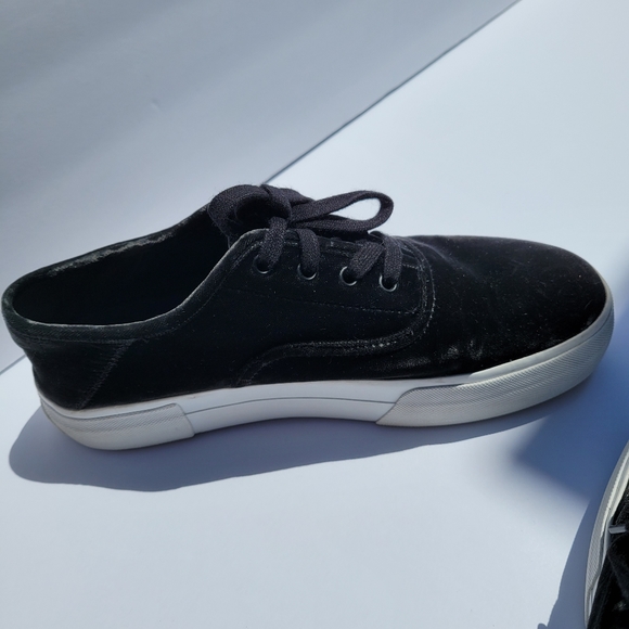 Vince Copley Velvet Black Platform Sneaker size 9 - Picture 5 of 7